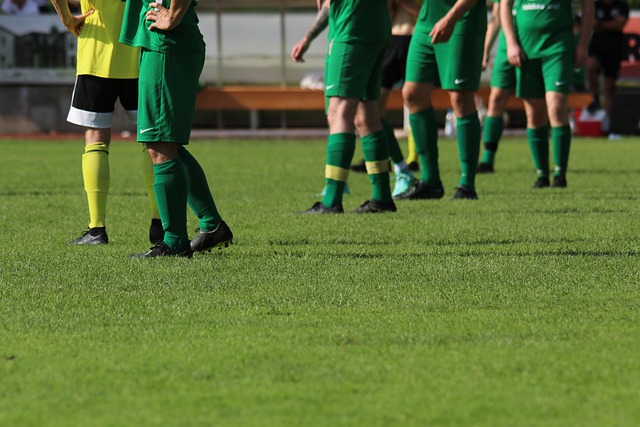 半场：博洛尼亚0-0那不勒斯，乔纳森-罗远射造险