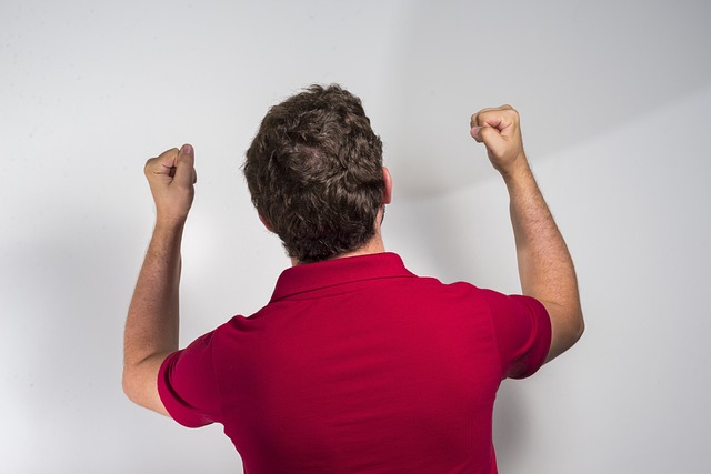 替补球员关键进球逆转比赛局势