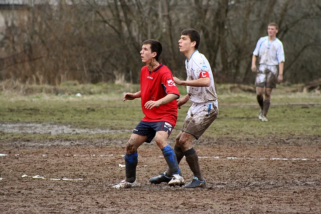 记者：莱万有一种几乎疯狂的求胜欲，他与哈维成了更衣室对手